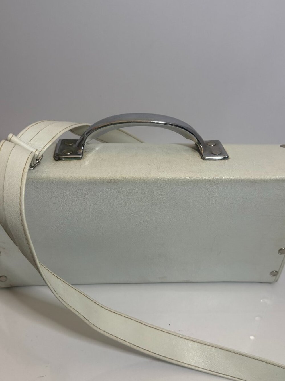 Barghazh Vinyl Train Case Handbag - Picture 3 of 8